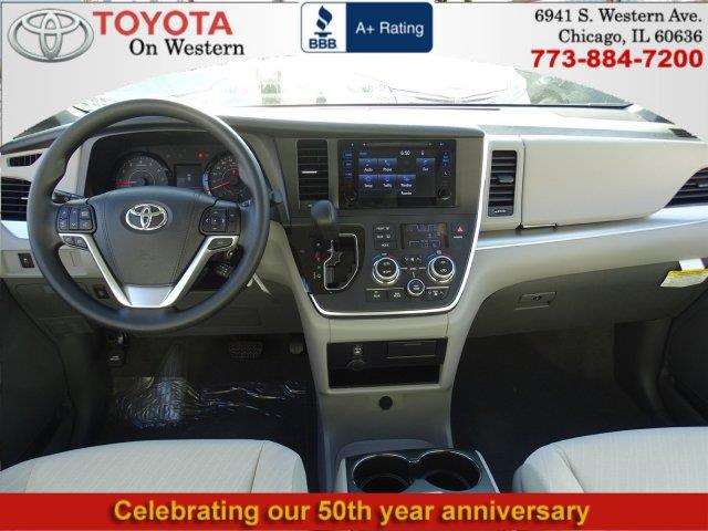 2017 Toyota Sienna LE